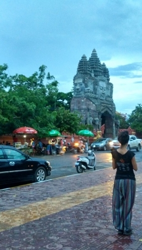 Battambang anocheciendo